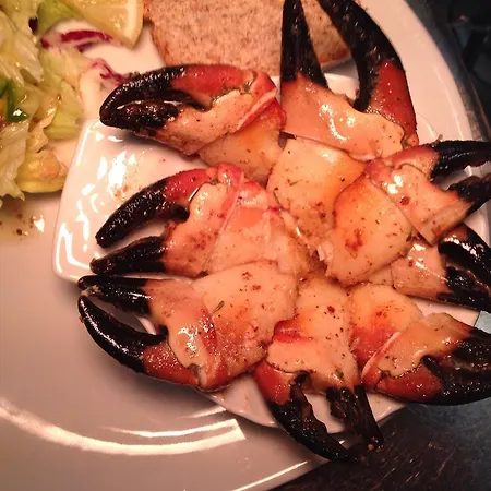 The Fleet & Restaurant Pensión *